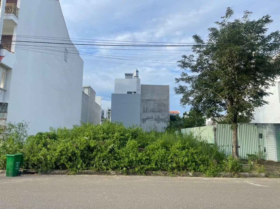 Bán lô đất thổ cư 100m² đường Hoàng Quốc Việt, phường Xuân An - Giá ưu đãi chỉ 4.2 tỷ!