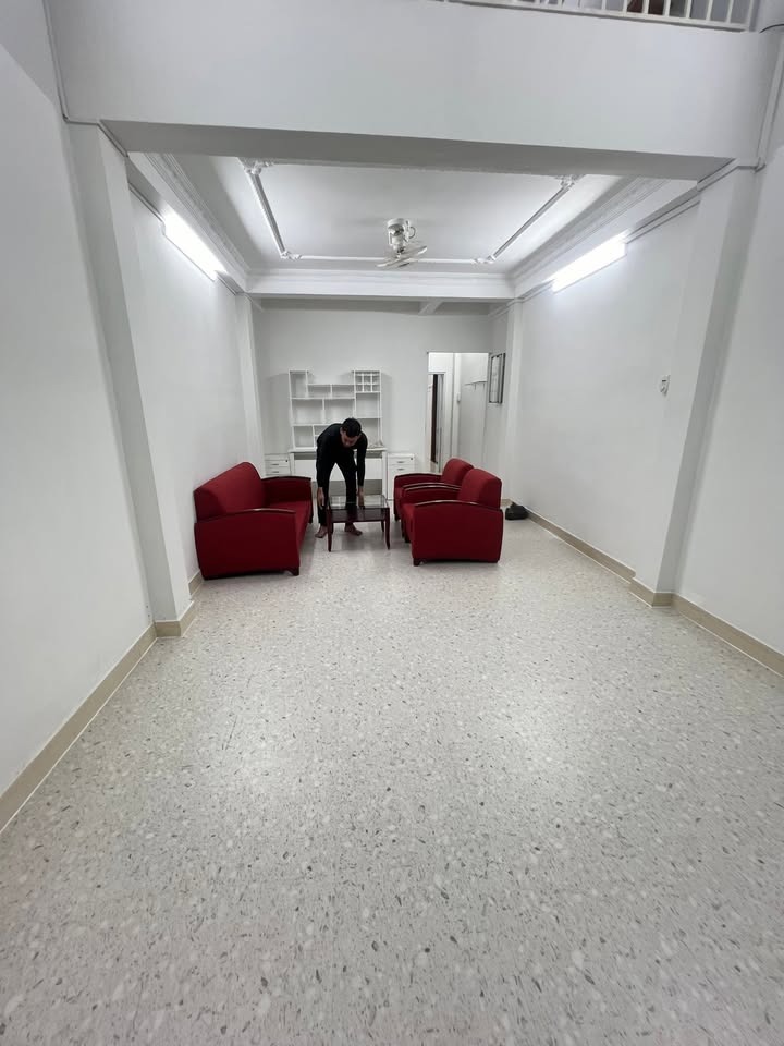 Nhà cho thuê tại đường Trường Chinh, Tân Bình - 64m², giá 13,5 triệu/tháng, nội thất mới sạch sẽ!