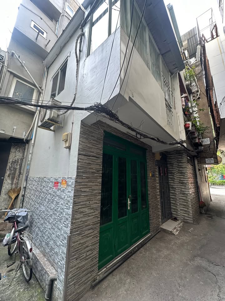 Nhà phố Trường Sơn, Quận 10, 11m² giá 2.4 tỷ - Sát CV Lê Thị Riêng!