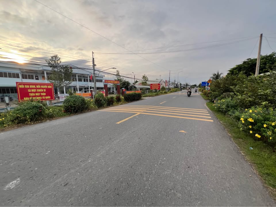 Đất nền 1.392m² tại Mỹ Thuận, Vĩnh Long - Giá chỉ 1 tỷ, 3 mặt tiền đắc địa!