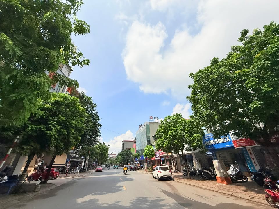 Nhà phố Trâu Quỳ Gia Lâm 57m² giá 6.4 tỷ - Ô tô đỗ cửa, vị trí đắc địa!