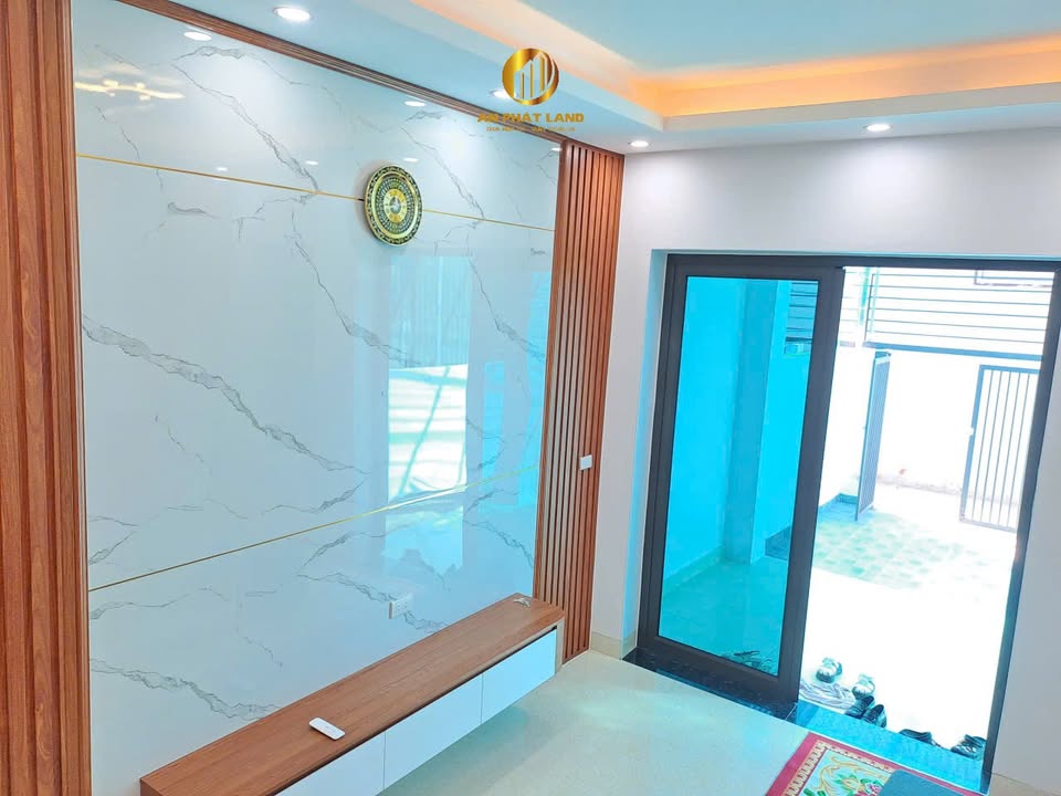 Nhà 3 tầng Ninh Sơn 83.7m² giá 3 tỷ - Thiết kế hiện đại, ô tô vào sân!