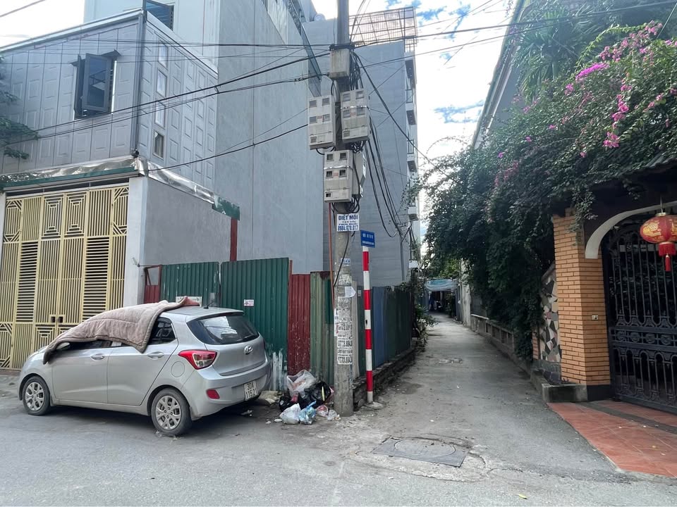 Đất lô góc Thạch Bàn 73.5m² giá 14 tỷ - Ô tô tránh, vị trí đắc địa!