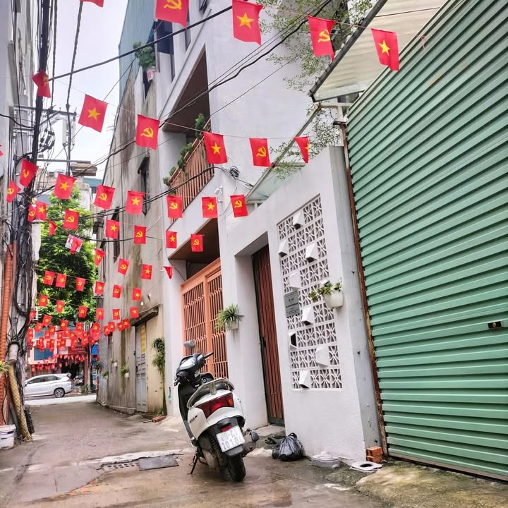 Đất Thạch Bàn 45m² giá 8 tỷ - Ô tô vào đất, sẵn dòng tiền cho thuê!