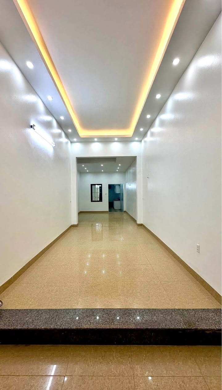 Nhà mặt tiền 2 tầng đường Nguyễn Trãi, 62m² giá 4 tỷ - Kinh doanh thuận lợi ngay!