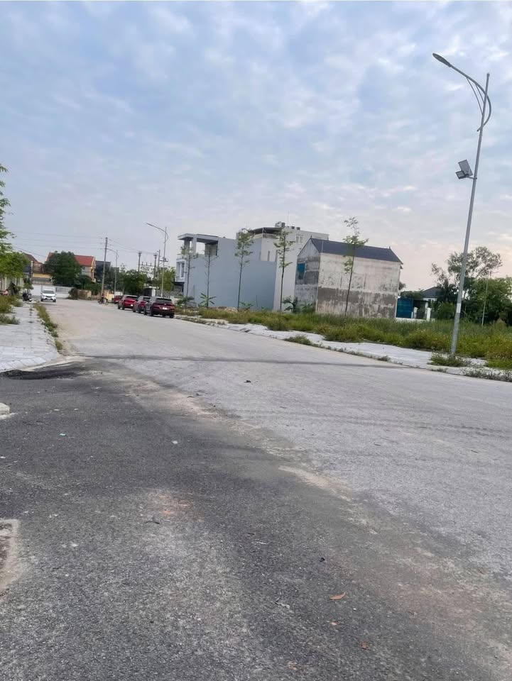 Đất nền Hoằng Thịnh 140m² giá thỏa thuận - Hướng Đông, chính chủ bán gấp!