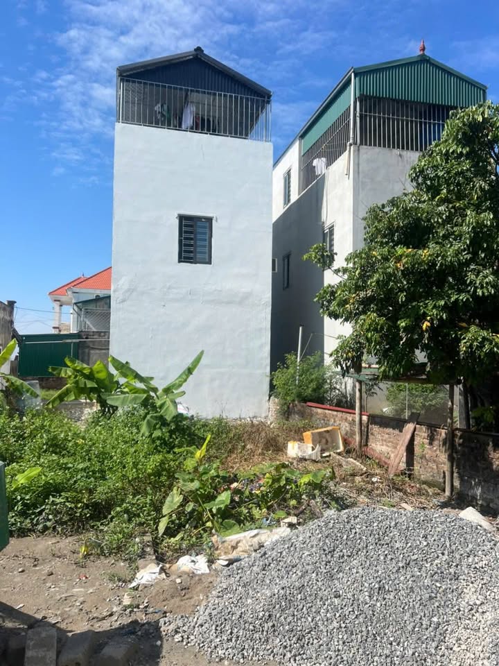 Đất nền Chương Dương 46,5m² giá 2,7 tỷ - Đầu tư sinh lời nhanh!