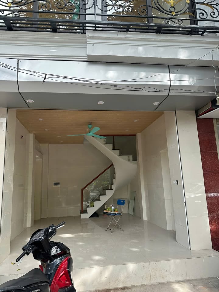 Nhà mặt phố Trần Khát Chân, Hai Bà Trưng 30m² giá 35 triệu - Cho thuê ngay!