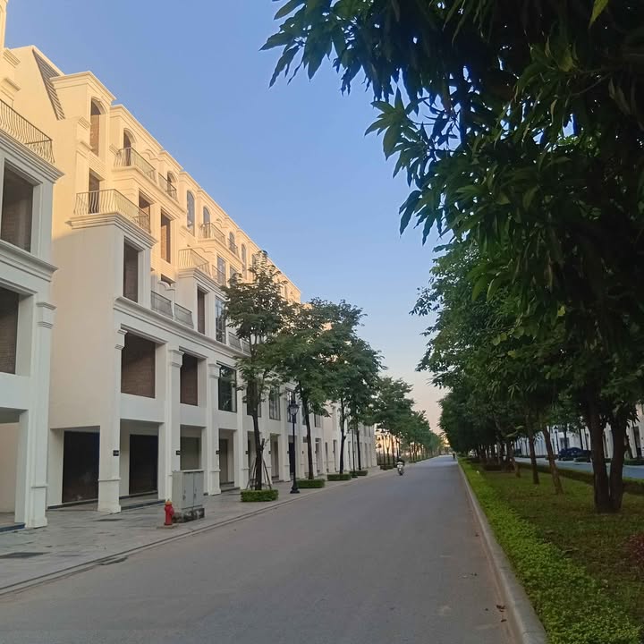 Nhà liền kề KĐT Hinode Royal Park Hoài Đức 100m² giá thỏa thuận - Đầu tư lý tưởng!