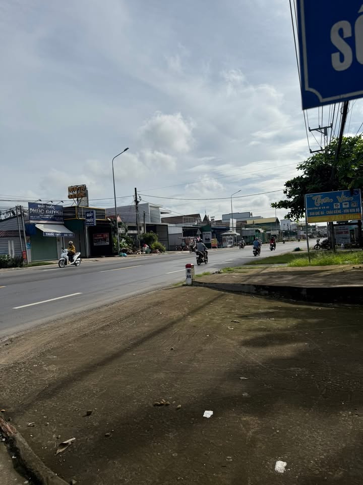 Đất nền Tân Phú, Định Quán 380m² giá 2.5 tỷ - Sổ hồng chính chủ!