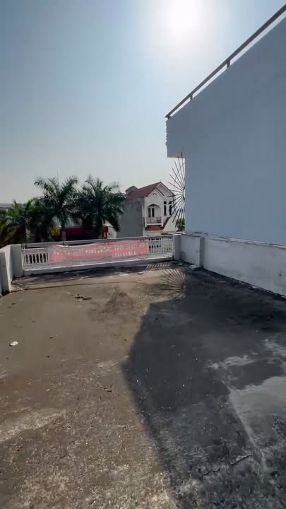 Bán nhà mặt tiền kinh doanh Dĩ An 124.4m² giá 9 tỷ - Đầu tư sinh lời ngay!