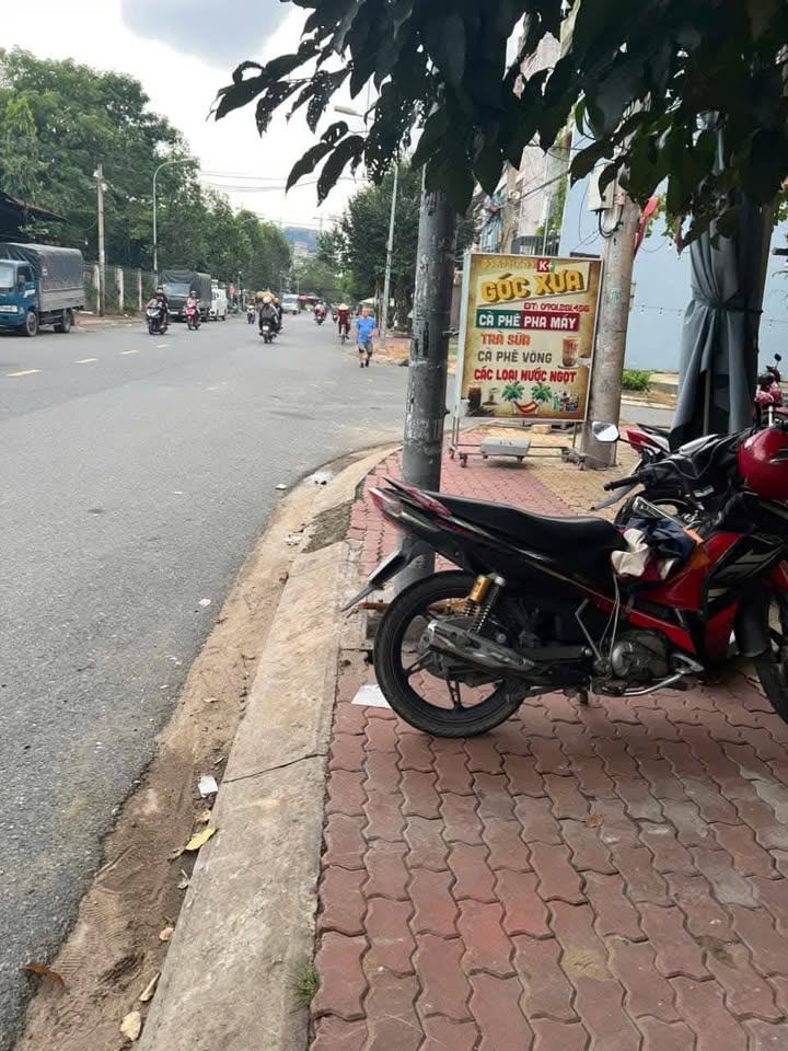 Nhà mặt tiền đường Lê Bôi, quận 8, diện tích 88m² - Cho thuê giá 10 triệu/tháng!