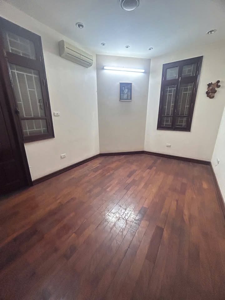 Biệt thự cho thuê Dương Đình Nghệ 100m² giá 40 triệu - Lô góc thoáng mát, tiện ích đầy đủ!
