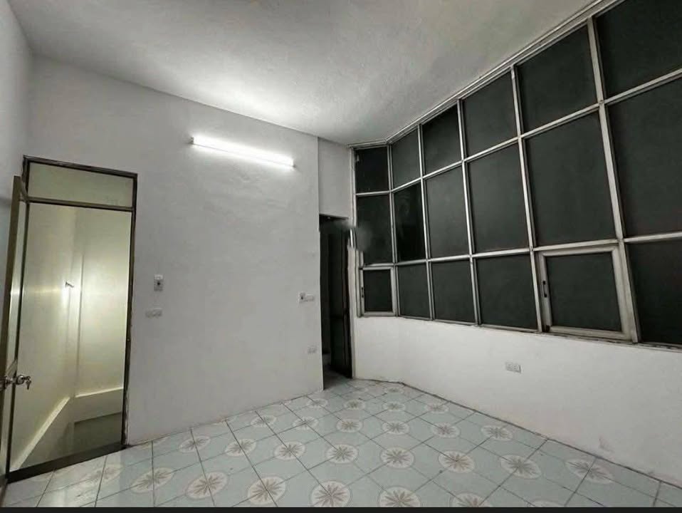 Nhà cho thuê ngõ Gốc Đề, Minh Khai, 20m² - Nhà xinh, vào ở ngay!
