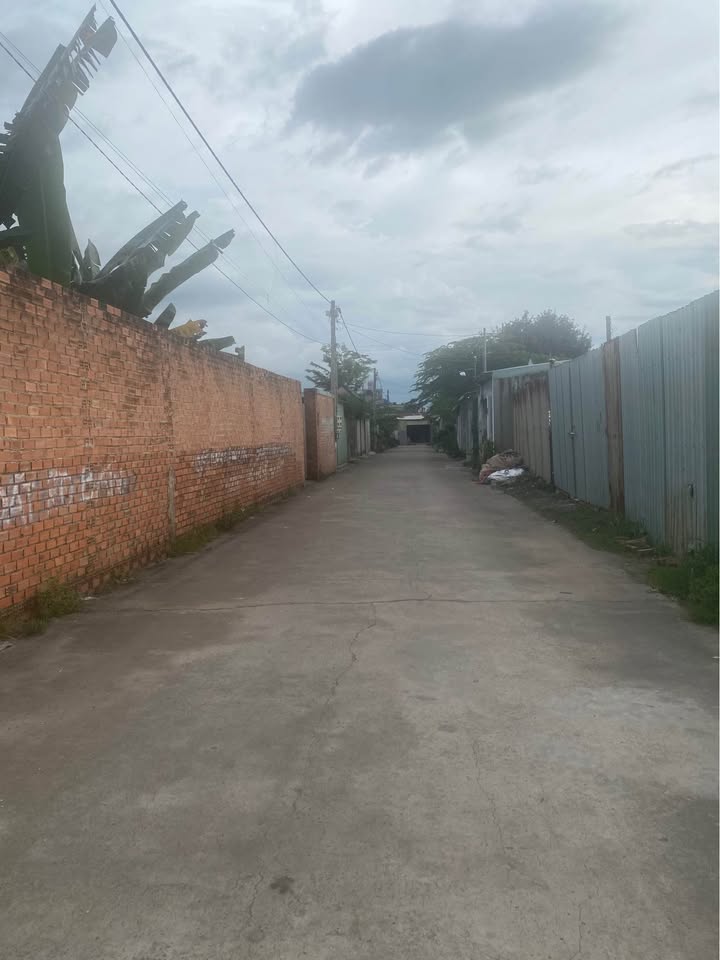 Đất nền Trảng Dài 200m² giá 1.4 tỷ - Sổ hồng chính chủ, vị trí đẹp!