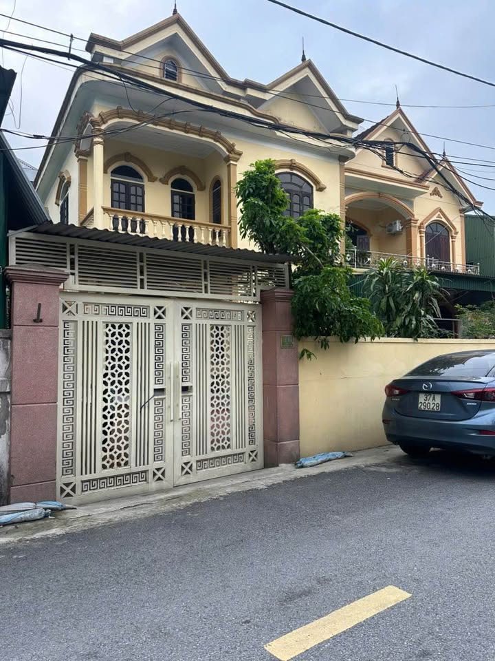 Nhà 2 tầng Tôn Thất Tùng, Hưng Dũng, 258.8m² giá 11.5 tỷ - Vị trí đắc địa gần bệnh viện!