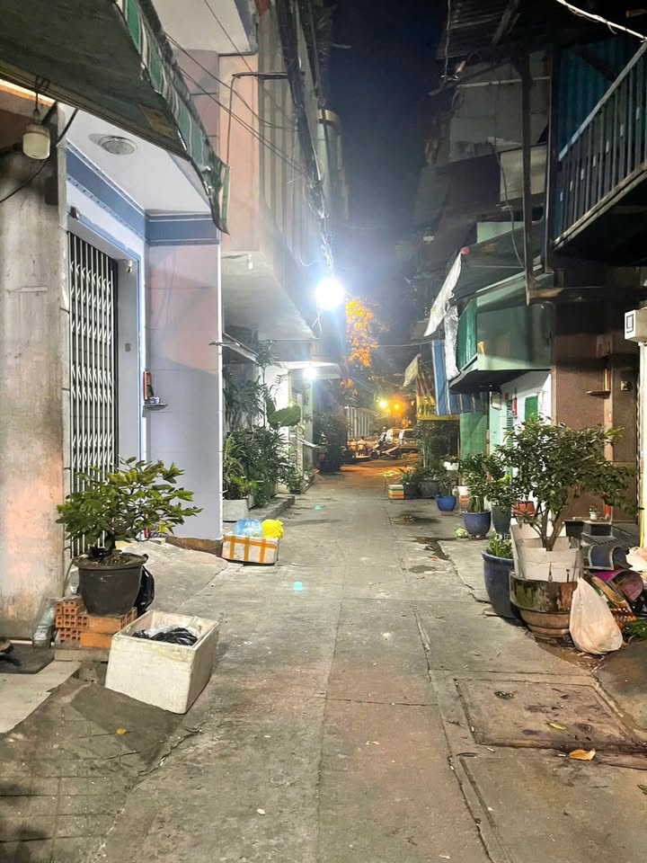 Nhà bán hẻm 4M đường 3 Tháng 2, Quận 11, 36.3m² giá 5 tỷ - Khu dân trí cao!