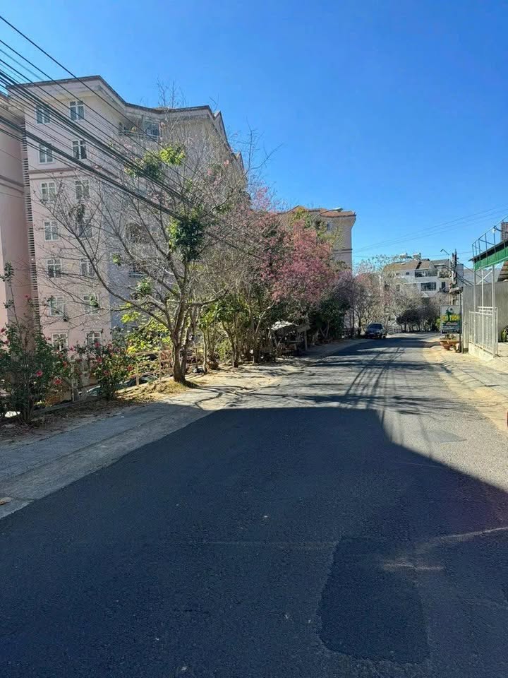 Nhà 2 tầng mặt tiền khu dân cư Yersin Đà Lạt 100m² giá 10.9 tỷ - Chính chủ bán gấp!