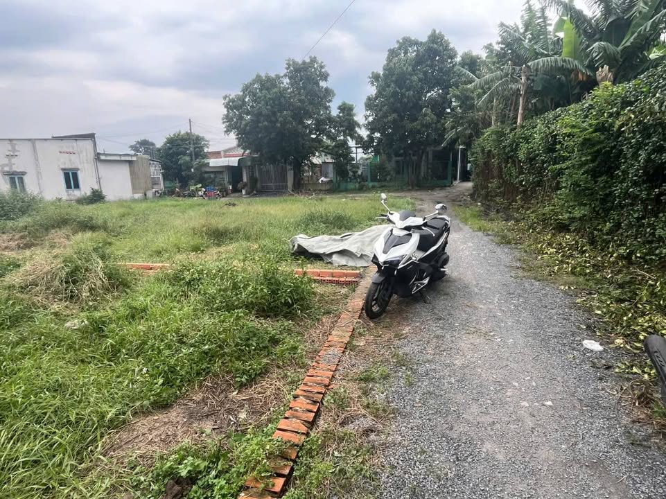 Đất nền Tân Hiệp, Hóc Môn 120m² giá 2.6 tỷ - Sổ đỏ chính chủ, hẻm xe tải!