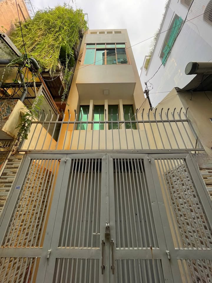 Bán gấp FrontHouse Nguyễn Văn Thủ, Quận 1, 37m² - Vị trí đắc địa, kinh doanh dễ dàng!