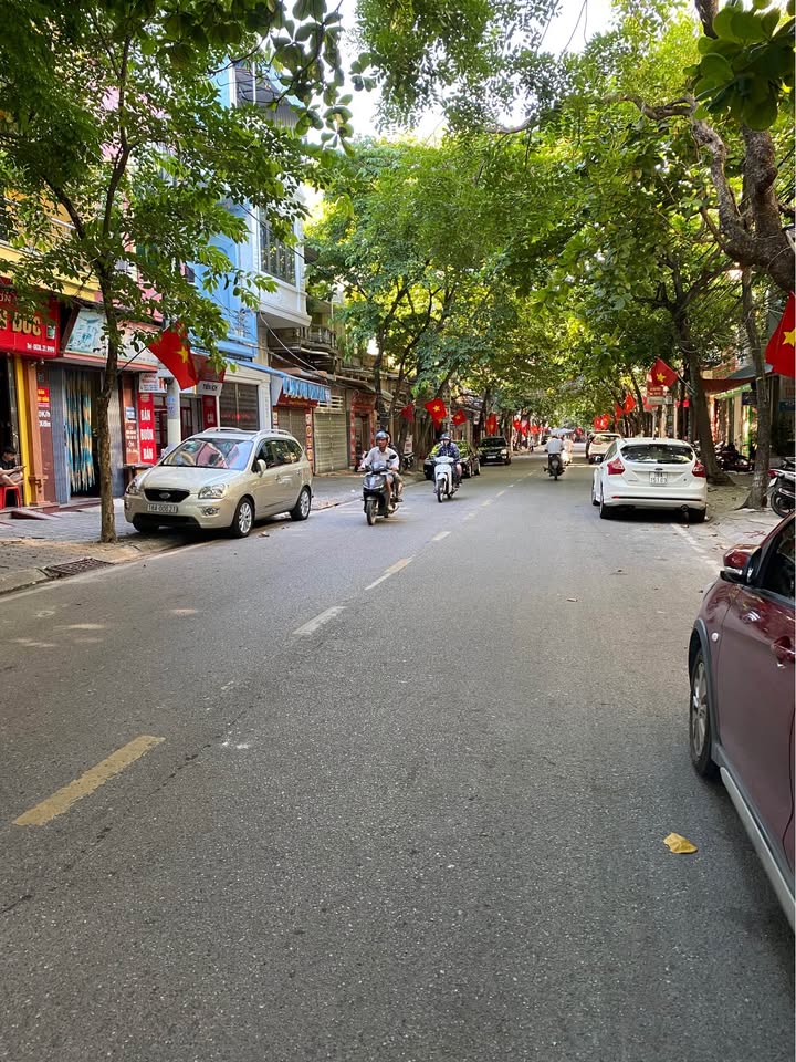 Nhà 2 tầng mặt đường Trần Đăng Ninh, Nam Định 72m² giá 8.64 tỷ - Vị trí kinh doanh sầm uất!