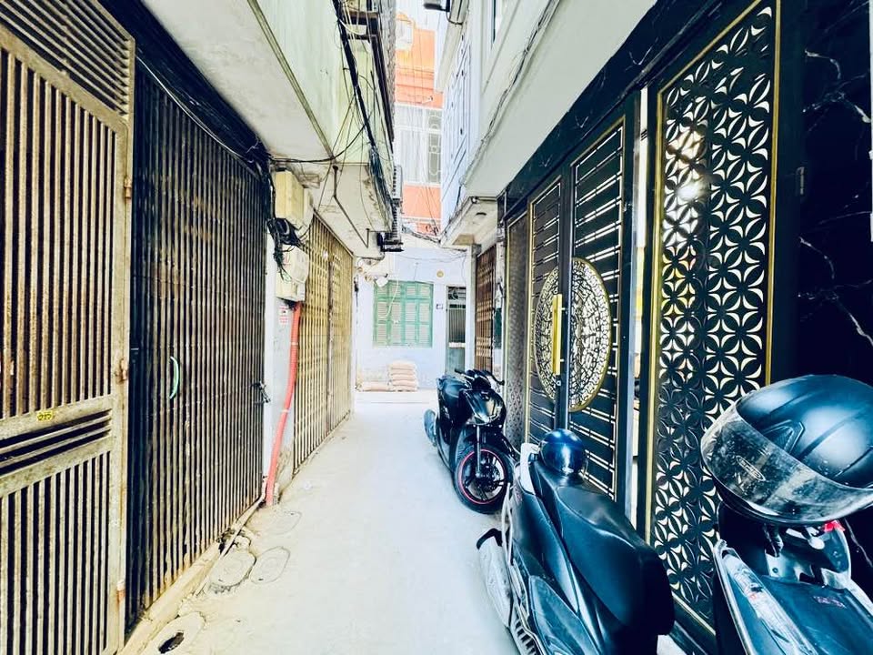 Nhà 5 tầng đường Trung Kính, Yên Hoà, 29m² giá 6 tỷ - Sổ đỏ chính chủ