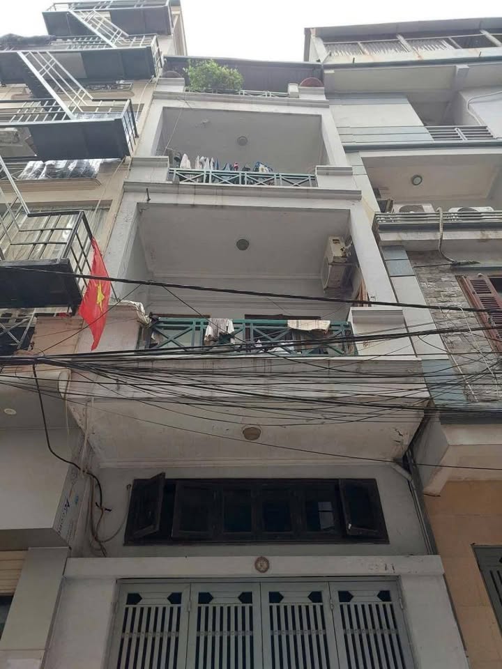 Nhà phố Láng Hạ 45m² giá 17.7 tỷ - Kinh doanh đỉnh cao, ô tô đỗ cửa 24/7!