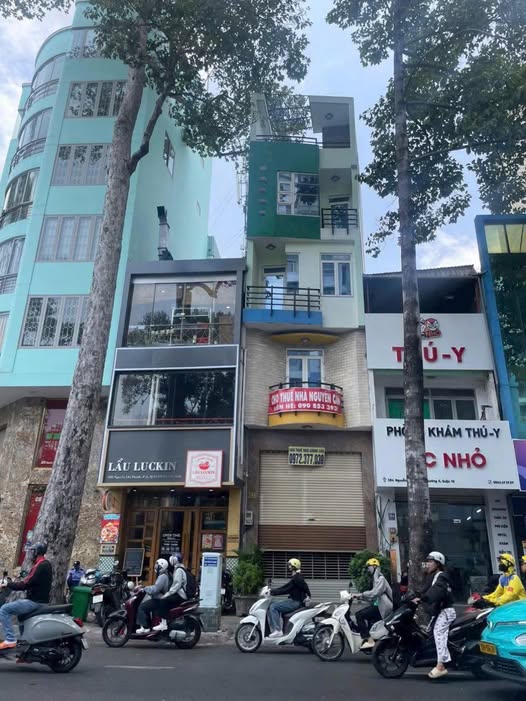 Nhà mặt tiền Nguyễn Chí Thanh, Quận 10, 70m² giá 32 tỷ - Đầu tư sinh lời ngay!