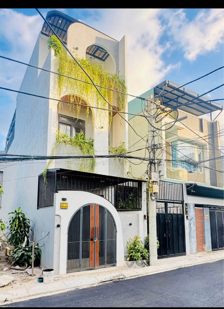 Nhà 3 tầng Nguyễn Chánh, Đà Nẵng 61.7m² giá 5.3 tỷ - Full nội thất cao cấp!