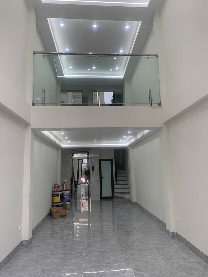 Nhà mặt phố Vĩnh Tuy, Hai Bà Trưng 50m² giá thỏa thuận - Thiết kế hiện đại, ô tô đỗ cửa!