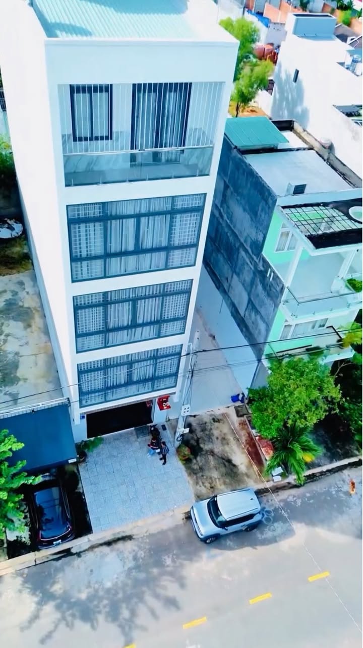 Bán gấp nhà mặt tiền kinh doanh Lê Đại Hành, Phú Hài, 100m² giá 8 tỷ - Tiềm năng sinh lời cao!