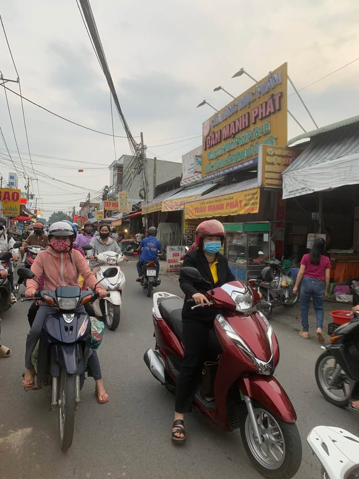 Nhà bán phường Long Bình, Biên Hòa 120m² giá 2 tỷ - Mặt tiền sầm uất!