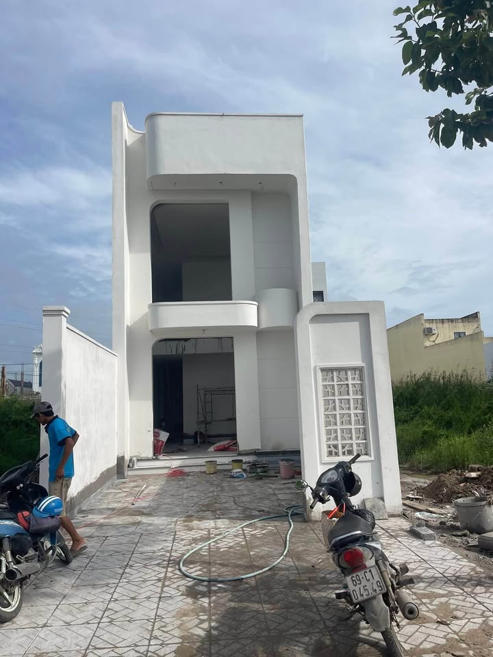 Nhà 1 trệt 1 lửng khu dân cư Sao Mai, Cà Mau 94.5m² giá 2.08 tỷ - Sẵn sàng ở ngay!