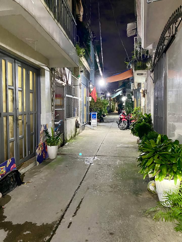 Nhà Gò Vấp 24m² giá 3 tỷ - Sổ hồng riêng, gần BV 175!