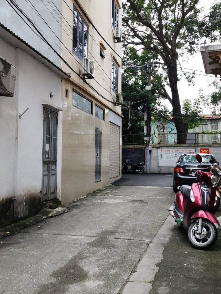 Đất nền Cầu Diễn, Bắc Từ Liêm 40m² giá 6 tỷ - Sổ đỏ chính chủ, ô tô đỗ cửa!