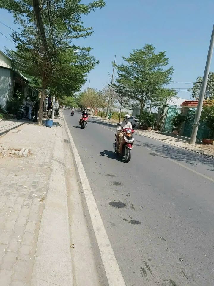 Nhà mặt tiền Nguyễn Văn Tạo, 280m² giá 13 triệu - Chính chủ cho thuê ngay!