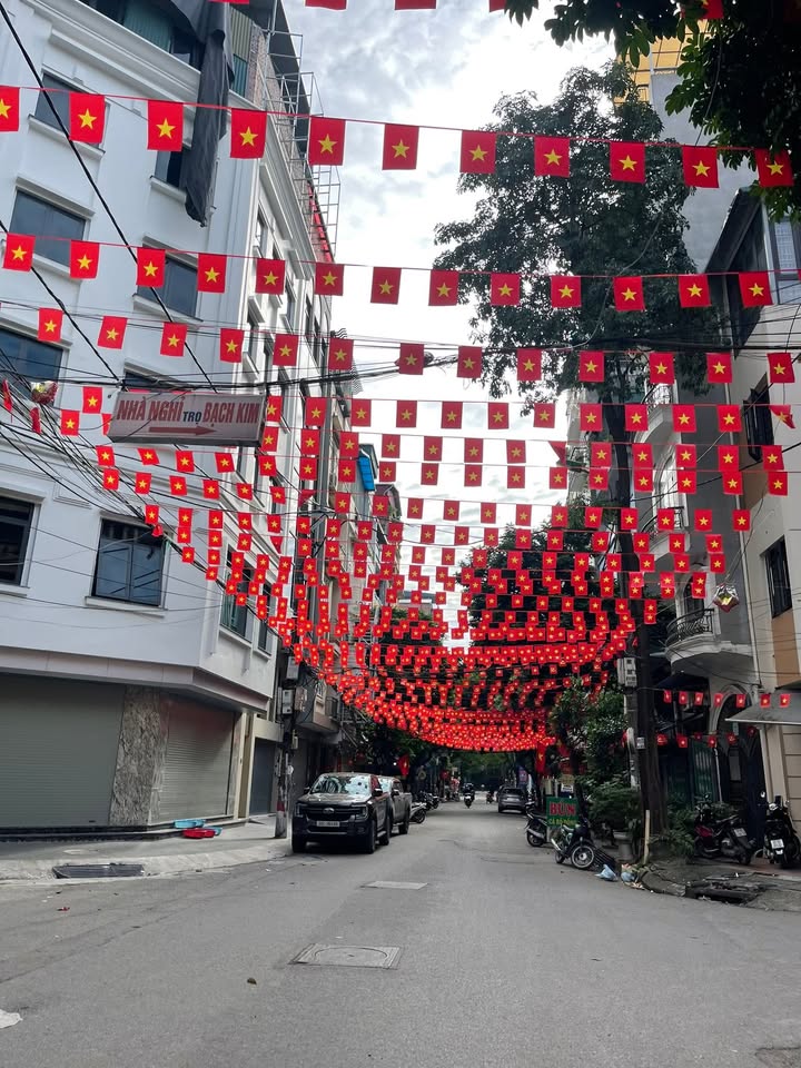 Bán nhà 33m² tại Tân Mai, giá 4 tỷ - Tiện ích ngập tràn gần Hồ Đền Lừ!