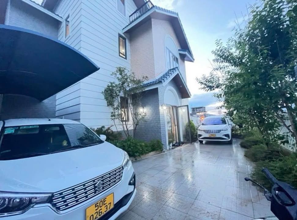 Villa cho thuê đường Nam Hồ, Đà Lạt 200m² giá 24 triệu - Không gian tuyệt đẹp cho kinh doanh!