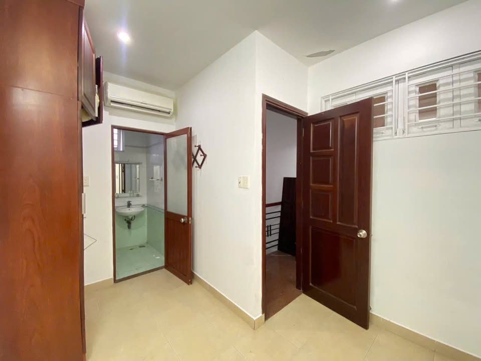 Nhà cho thuê Trần Khắc Chân, Quận 1, 32m² giá 21 triệu - Full nội thất tiện nghi!