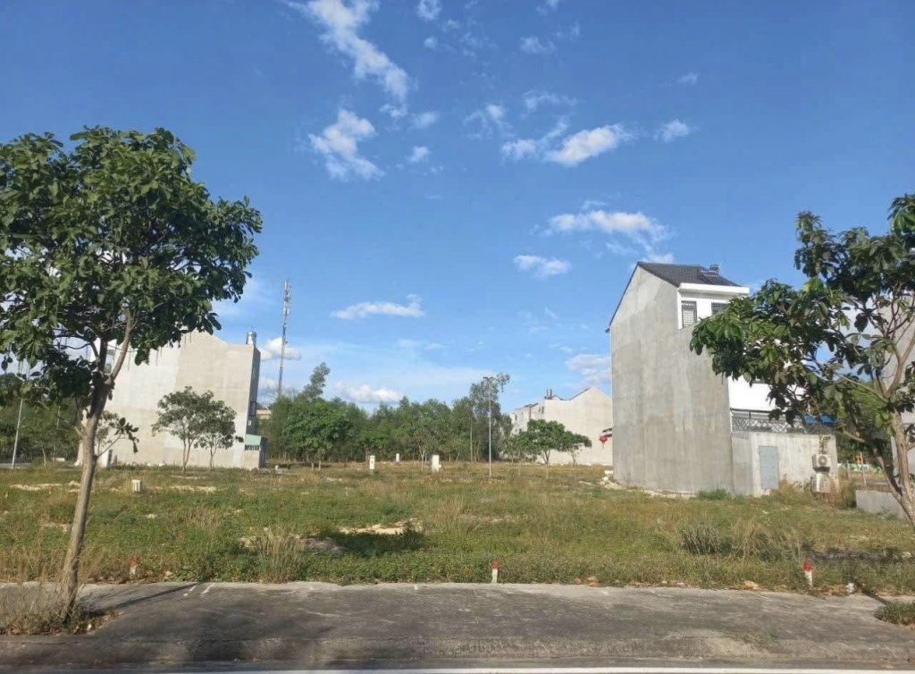 Đất nền 90m² Lái Thiêu giá 800 triệu - Sổ hồng riêng, kinh doanh tốt!