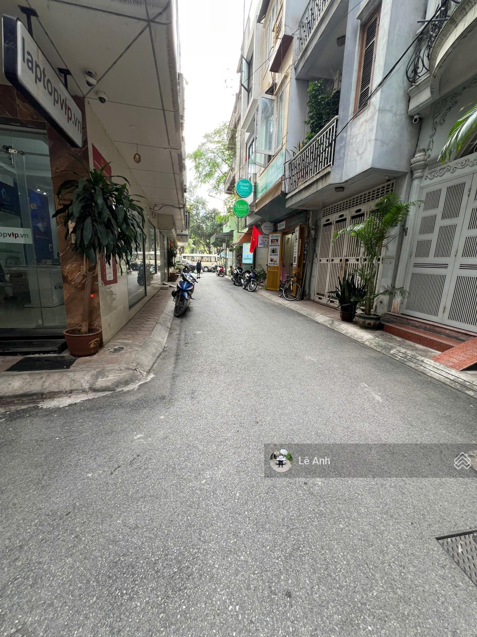 Nhà riêng cho thuê tại Nguyên Hồng, Đống Đa, 50m² - Ô tô đỗ cửa, giá 18 triệu!