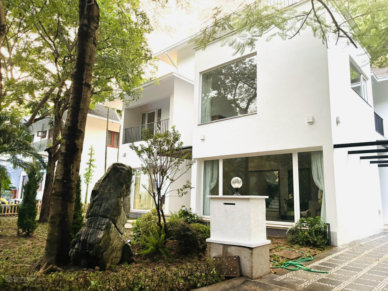 Biệt thự đơn lập Ecopark 324m² giá 40 triệu - Không gian sống lý tưởng!