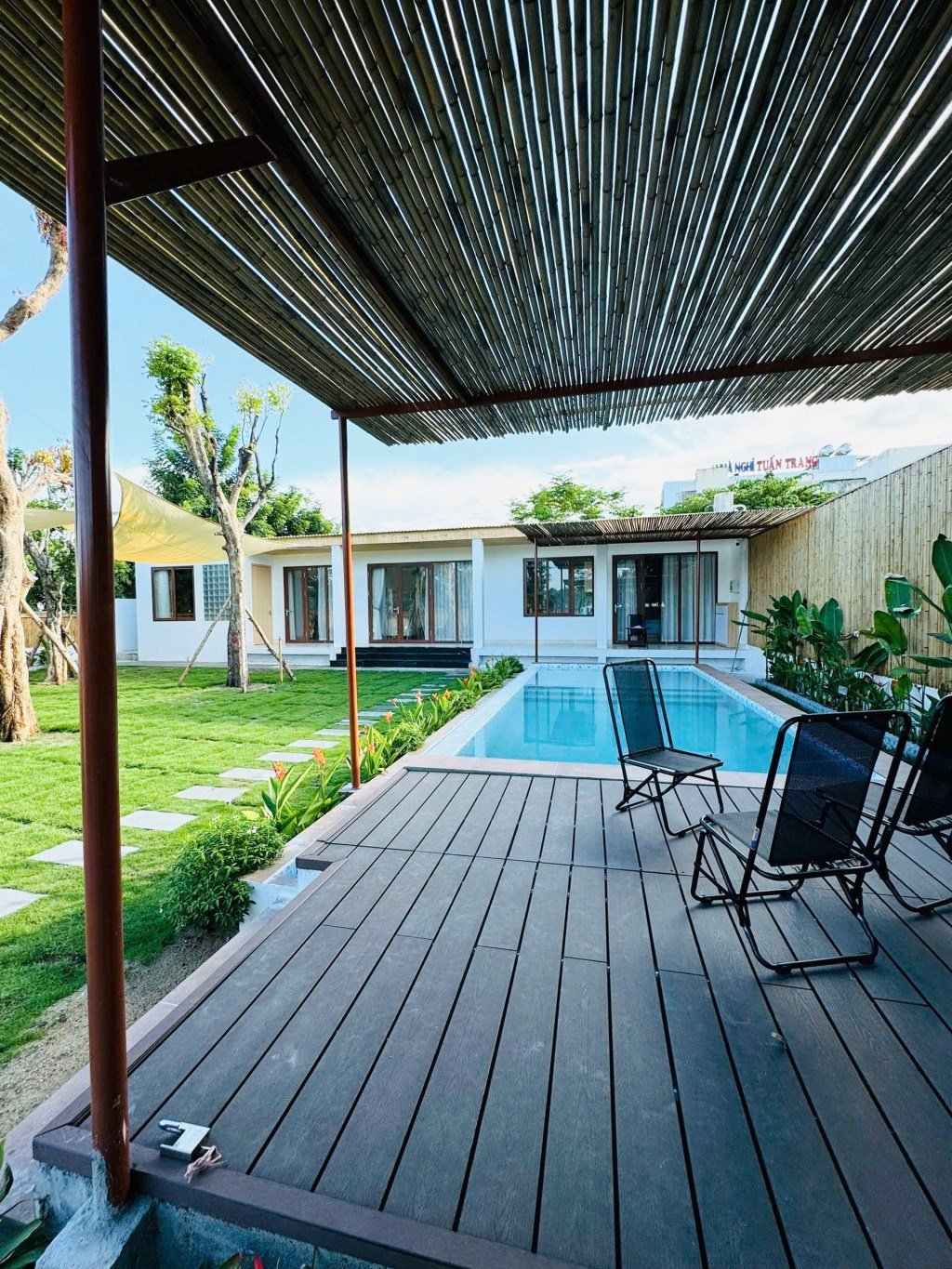 Bán đất tặng villa 2 mặt tiền Đà Nẵng 572m² giá 32.6 tỷ - Đầu tư sinh lời hấp dẫn!