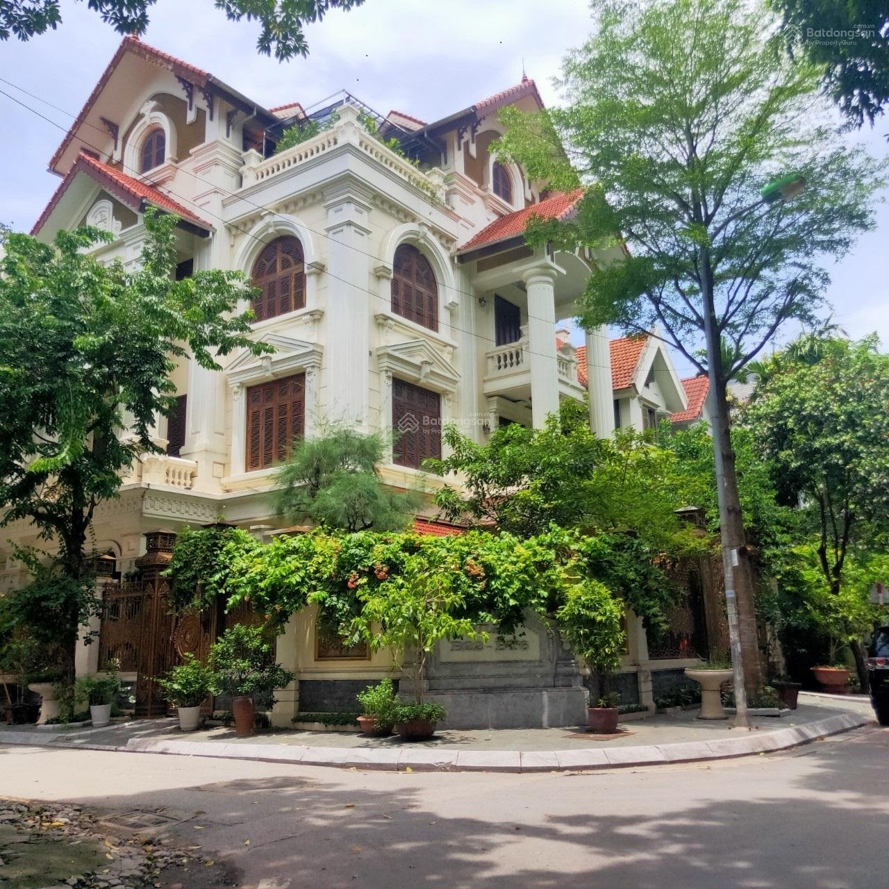 Biệt thự C37 Bộ Công An - Bắc Hà 300m² giá 79 tỷ - Thiết kế hiện đại, 2 mặt thoáng!