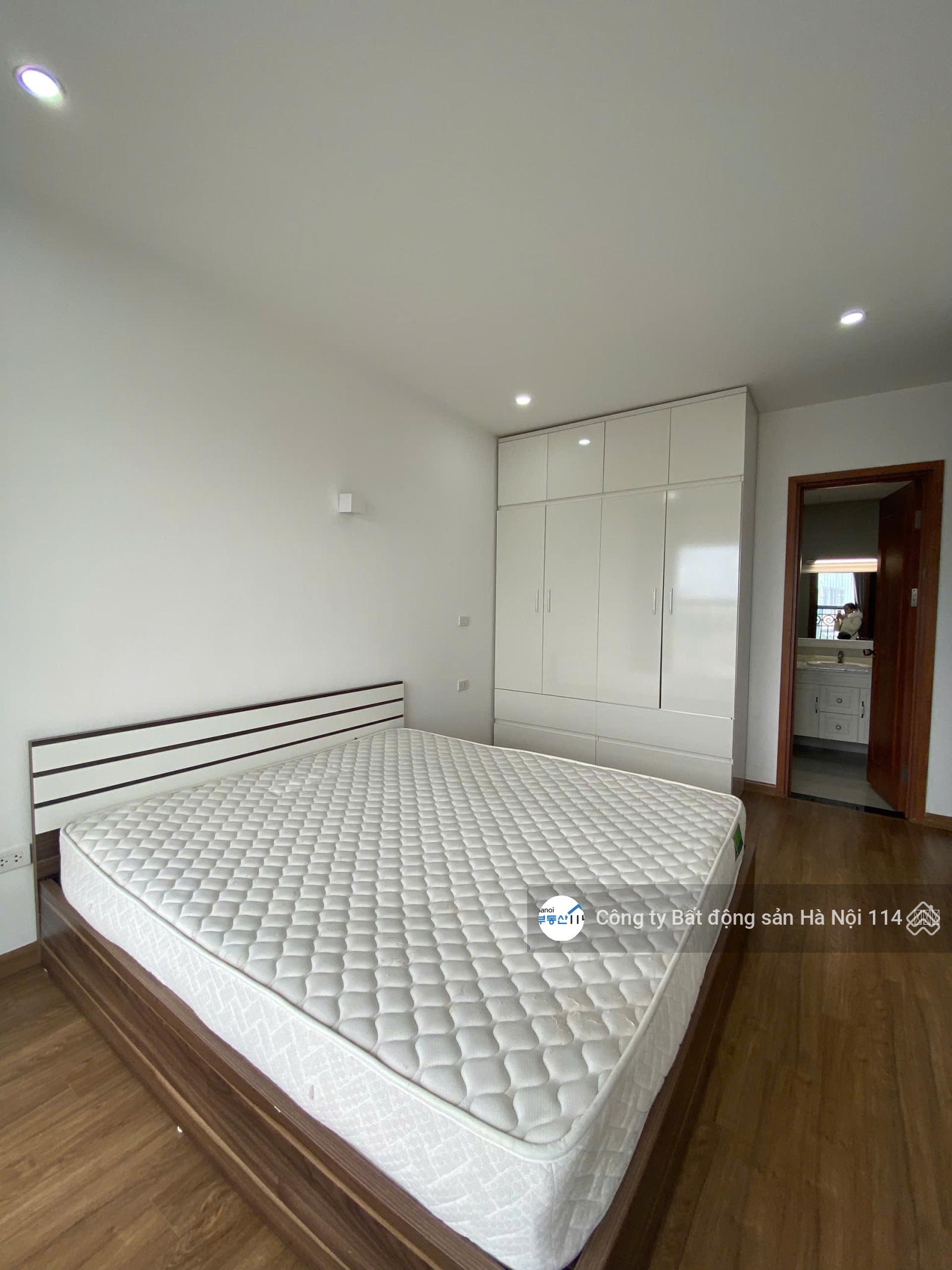 Căn hộ cho thuê The Emerald, Mỹ Đình 1, Nam Từ Liêm, 100m² giá chỉ 25 triệu - Không gian sống hiện đại!