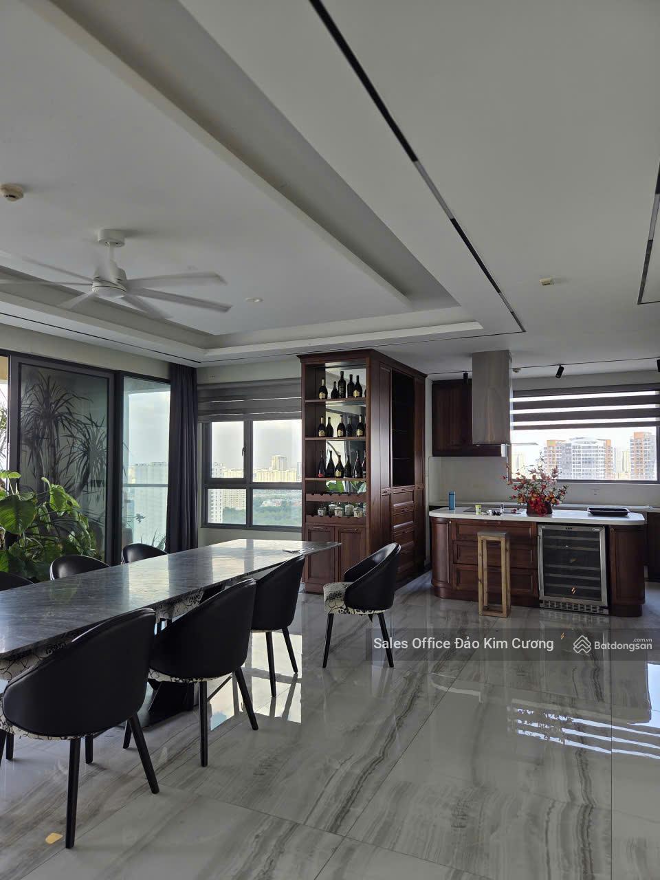 Văn phòng cho thuê Đảo Kim Cương 309m² giá 130 triệu - Không thể bỏ lỡ!