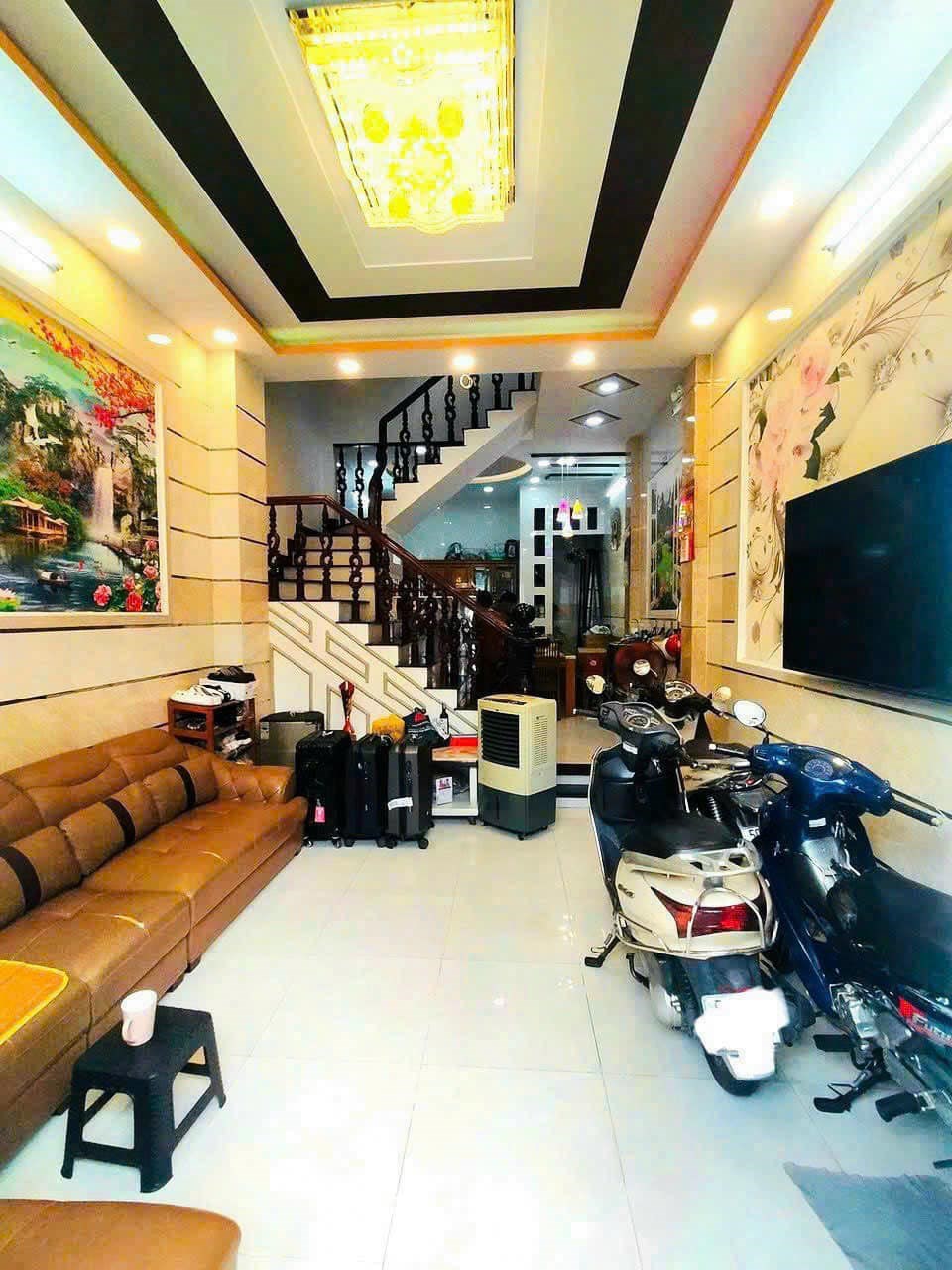 Nhà 4 tầng khu VIP Quận 3, 60m² chỉ 14 tỷ - Thiết kế sang trọng, sẵn sàng ở ngay!