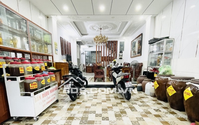 Nhà Mặt Tiền Kinh Doanh Quận 7 87m² giá 23.8 tỷ - Cơ hội sở hữu vị trí vàng!