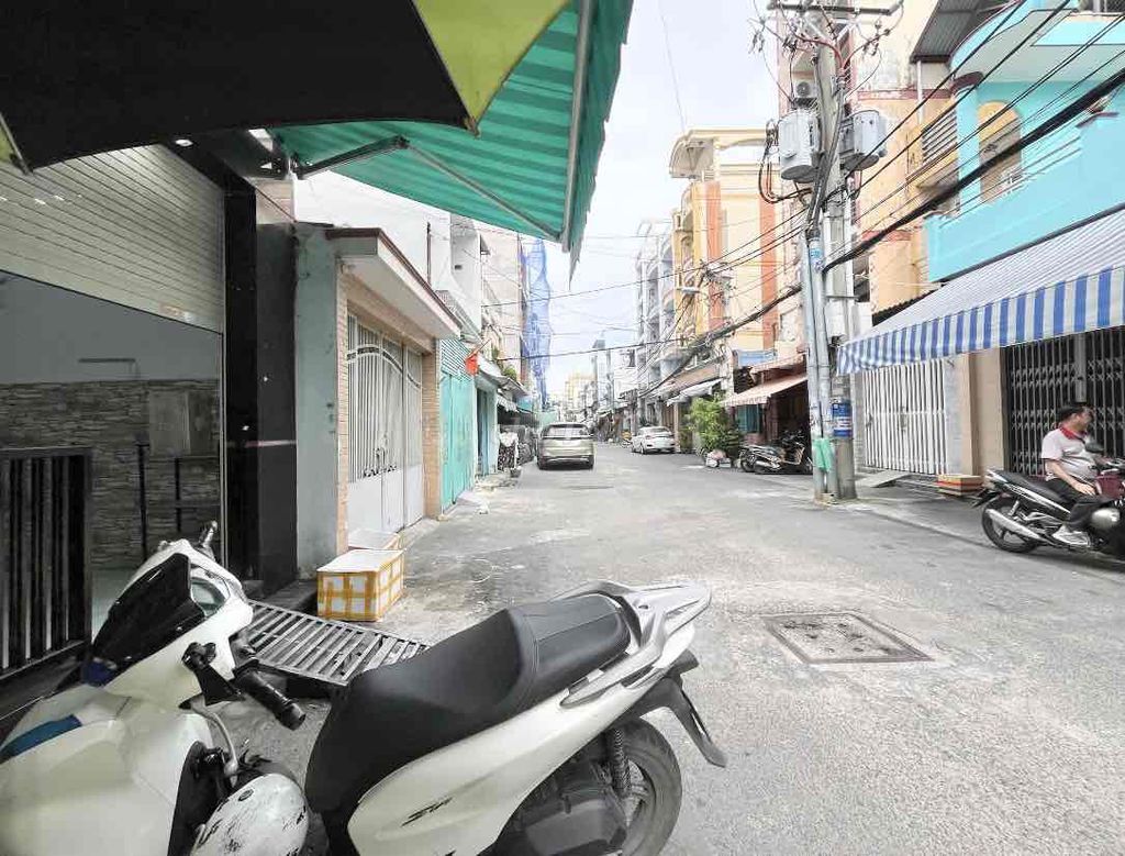 Nhà Nguyên Căn 3PN Âu Cơ, Q11, 72m² giá 14 triệu - Thuận tiện di chuyển ngay trung tâm!