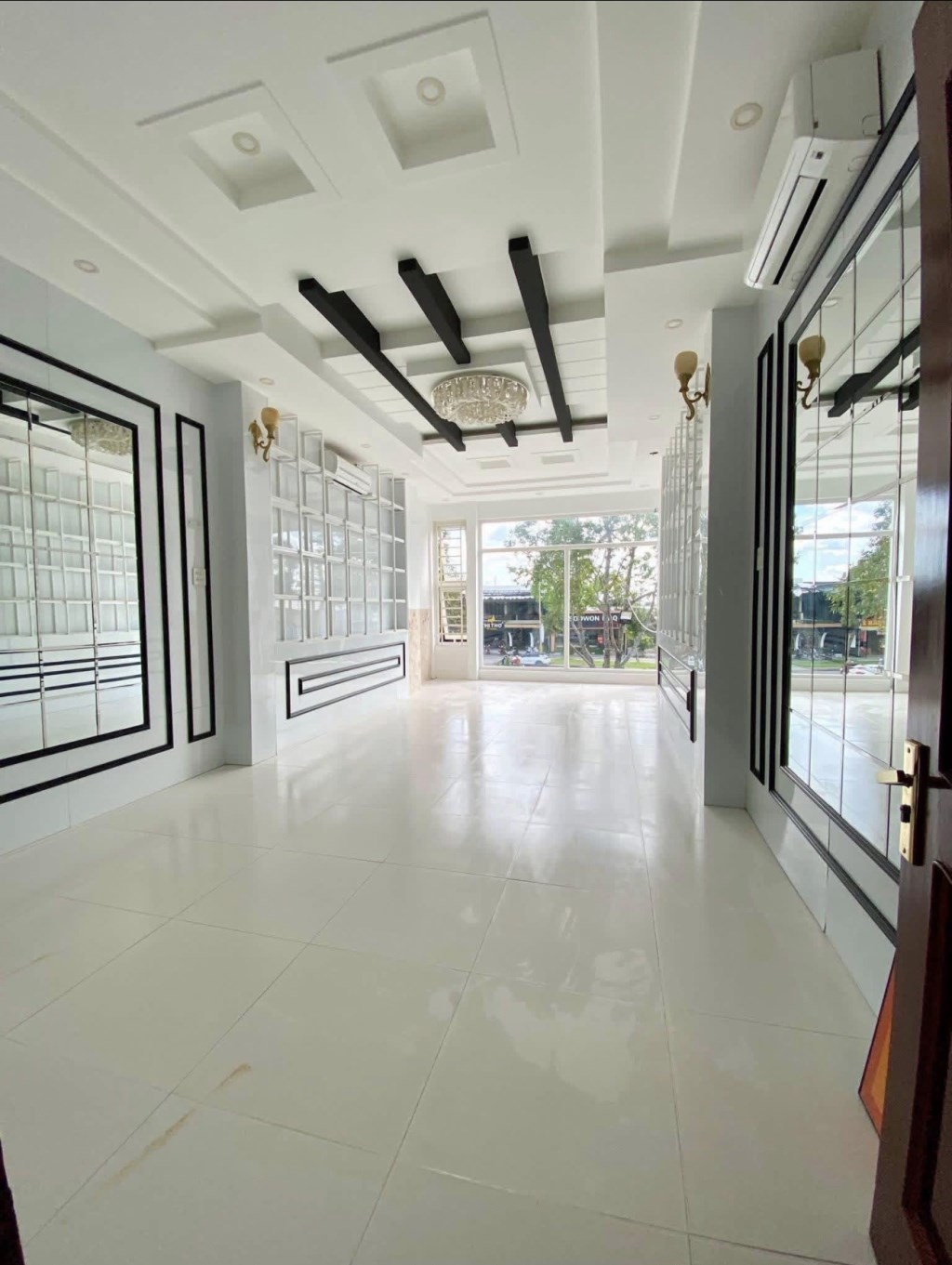 Nhà mặt tiền Võ Văn Kiệt, Cần Thơ 72m² chỉ 16 triệu - Cơ hội thuê lý tưởng!